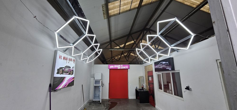 Lucrări Electrice  | Prize • Întrerupătoare • Lustre • Tablouri Electrice • Intervenții Rapide