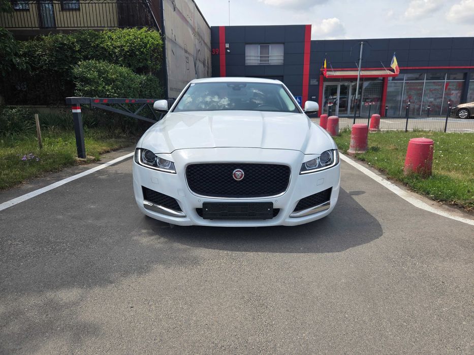 Jaguar XF Prestige 2.0D 180cp E6 automat ZF 8+1 led camera 159000km 12990eu neg /schimb