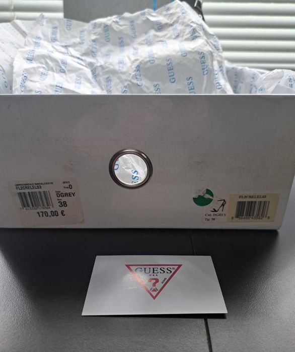 GUESS сандали р.38