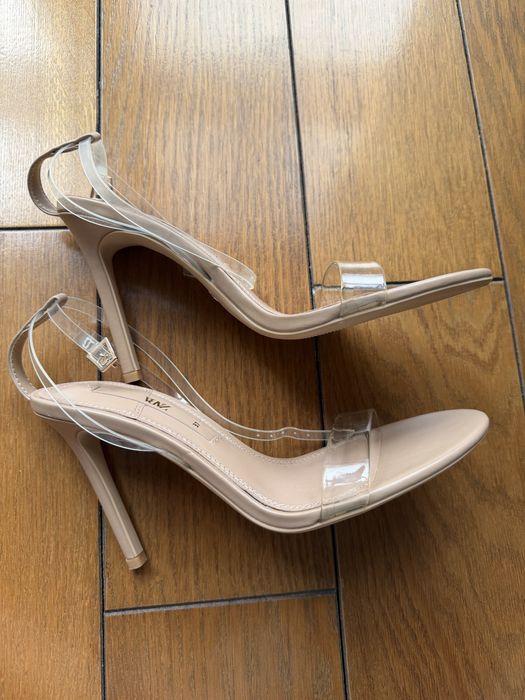 Елегантни сандали Zara