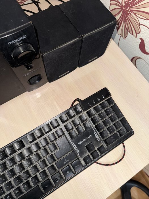 Клавиатура и колонки