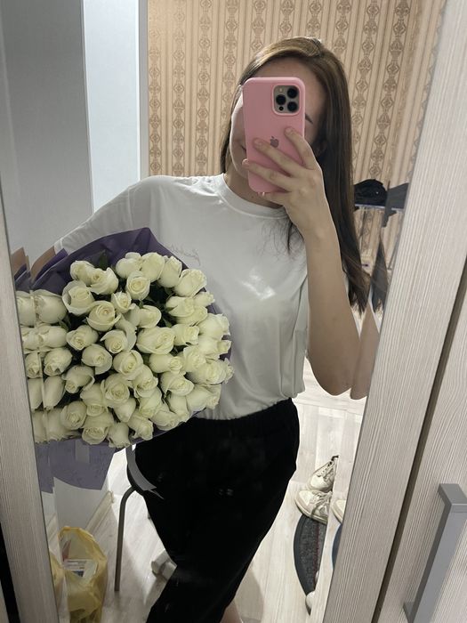 Белые розы 51шт