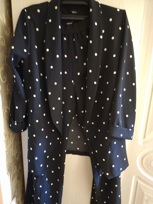 Продам брючные костюмы