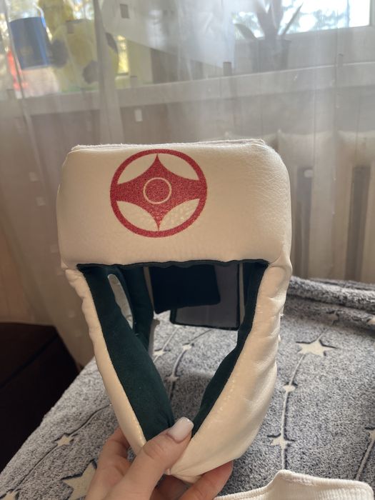 Продам шлем для карате б/у