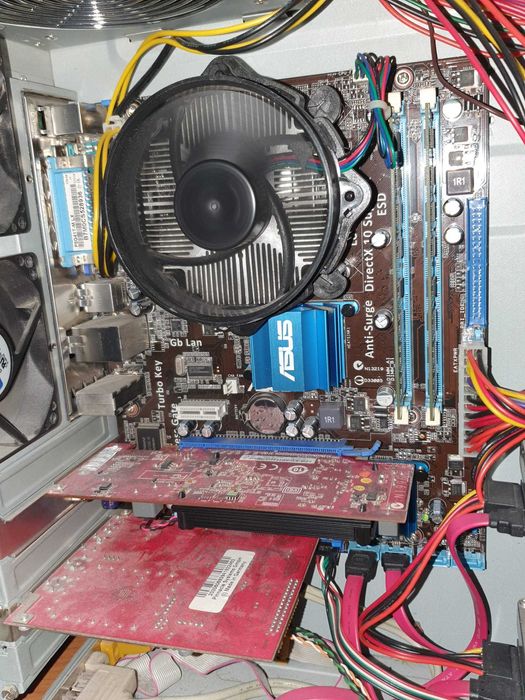 Kit - uri placi de baza + procesor soket LGA775