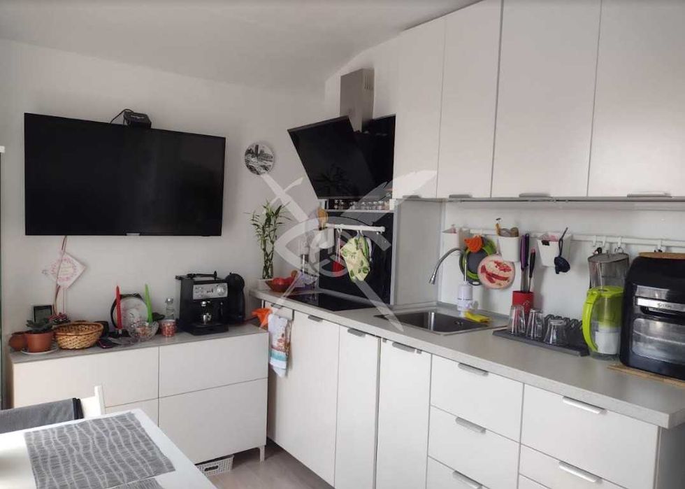 Продава се Двустаен апартамент в к.к. Слънчев бряг - 60 кв.м за 1125 €/кв.м - Снимка #1