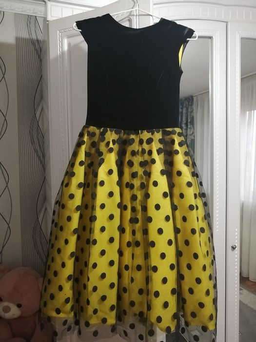 Вечерний наряд, пчёлка