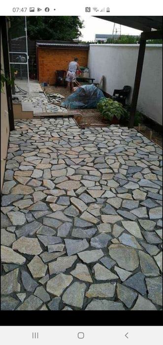 Vând piatră și montez