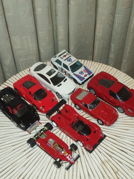 Vand masinute de colecție