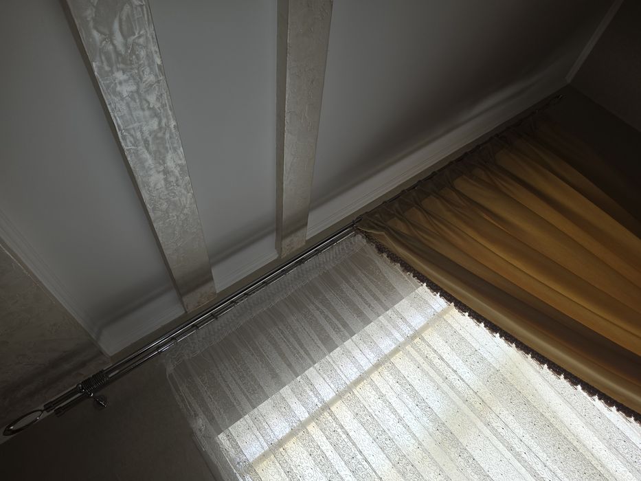 Продам карнизы,тюл и зановески