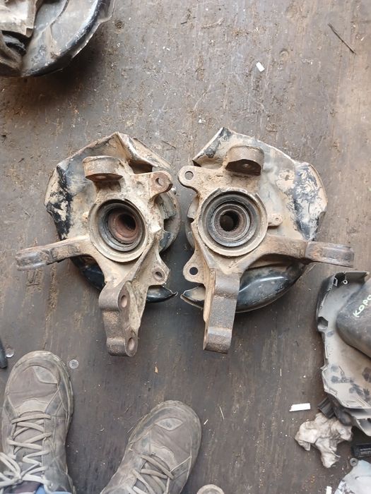 Цапфа Тоета Королла кузов 100