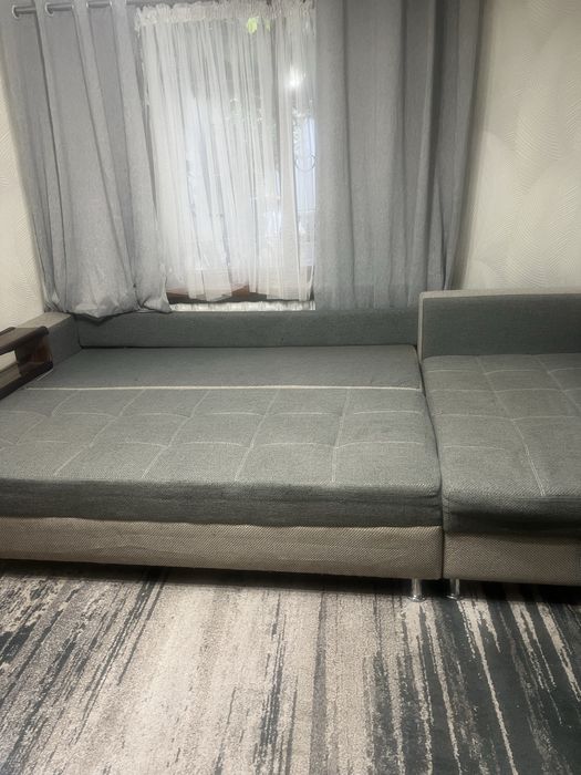 Продам диван б/у в хорошем состоянии.