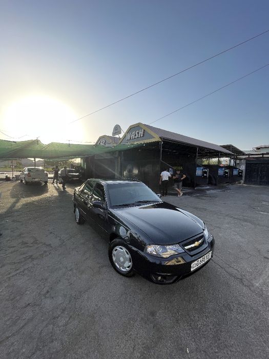 Nexia 2 sotiladi yili 2014 metan gaz xolati yaxshi