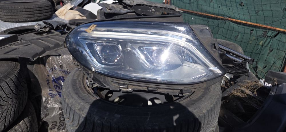 Десен фар оборудван GLE 166/292