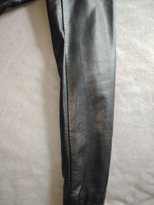 Подам кожанную куртку