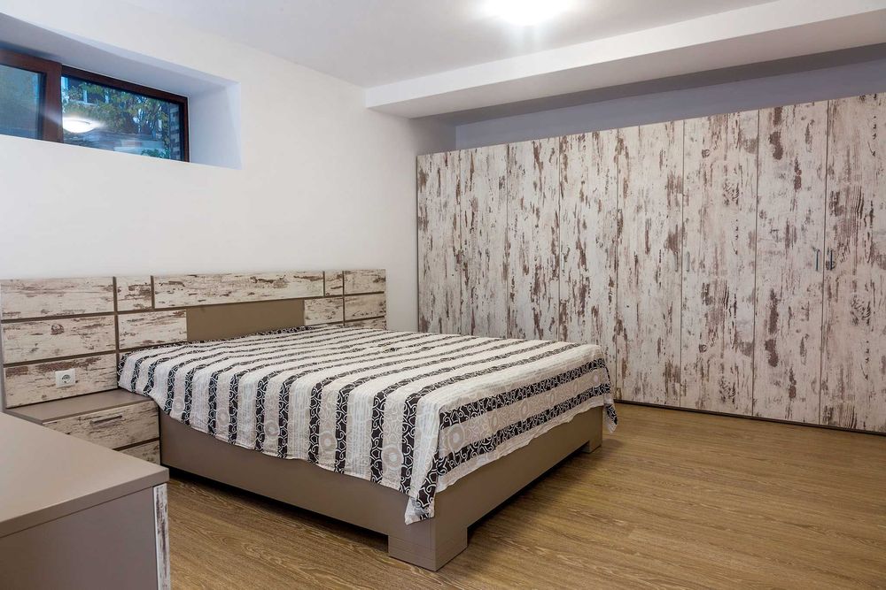 Дава се под наем Етаж от къща в Пловдив, Център - 180 кв.м за 918 € - Снимка #8