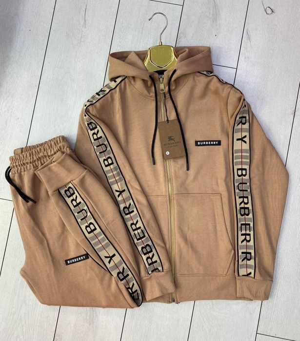 Vand treninguri gucci și Burberry