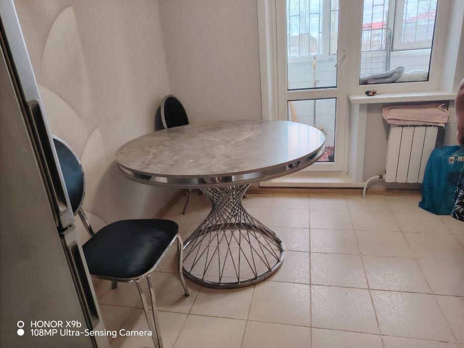 Продам стол со стульями