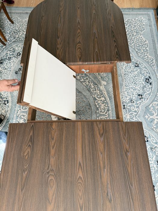 Гостиный стол со стульями