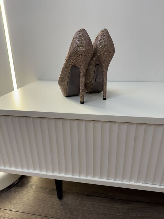 Туфли стрипы хилсты блестящие