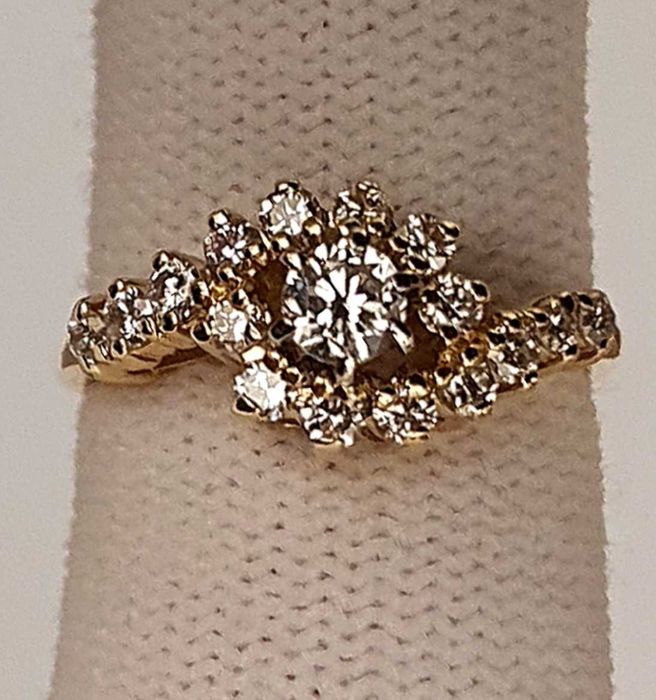 frumos inel aur 14k cu diamante naturale