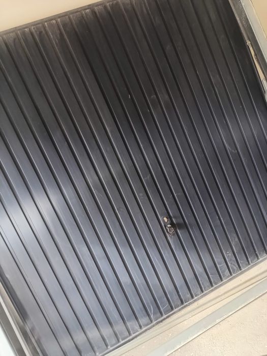 Uşă de garaj metalica 2500 × 2100 mm