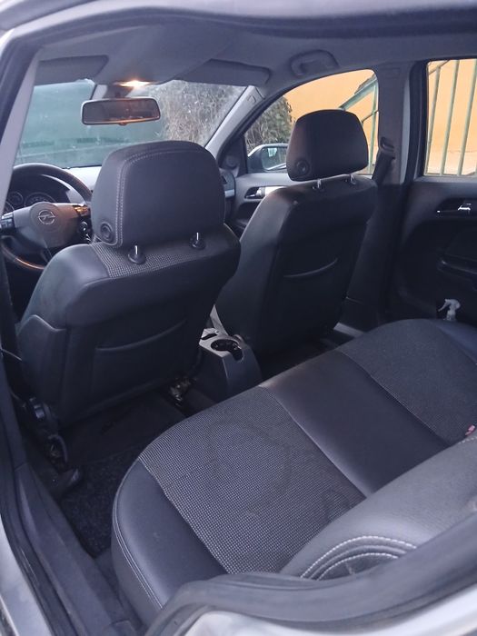 Opel Astra H, 1.7, an 2010