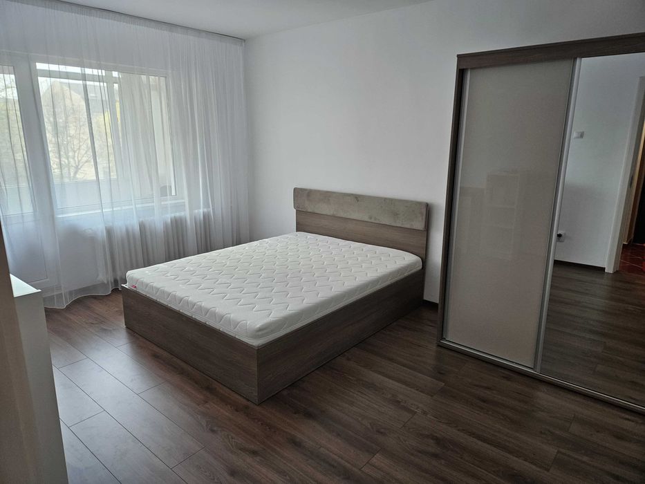 PROPRIETAR –  inchiriez Garsonieră 36 mp, decomandată, bloc mixt, lângă Mega Mall, et. 2/4