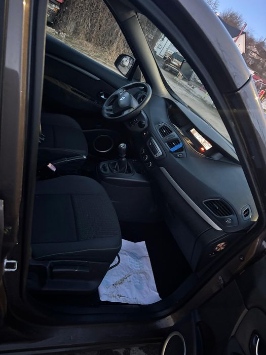 Renault grand scenic 2013 1.5 dci