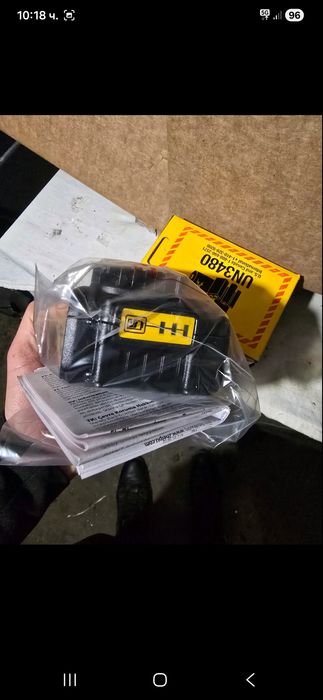 Батерия Девалт Dewalt 4 AH. Чисто Нова!