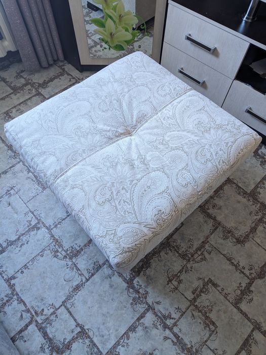 Продам кресло с пуфиком