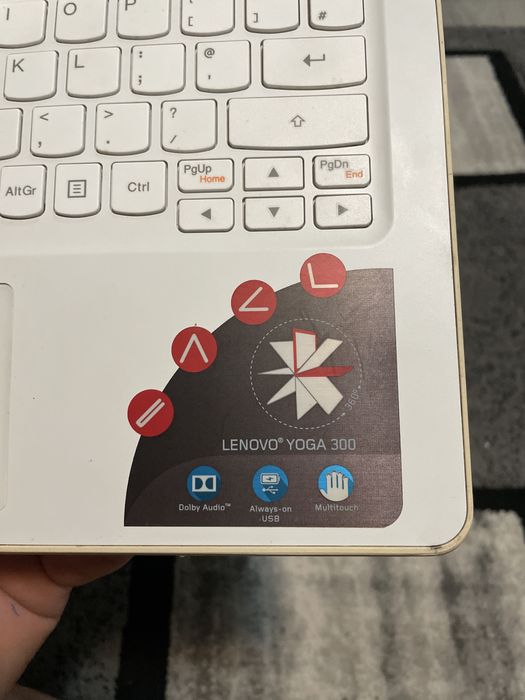 Lenovo ioga cu ecran tactil