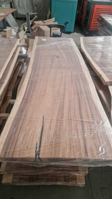 Masa din lemn masiv exotic