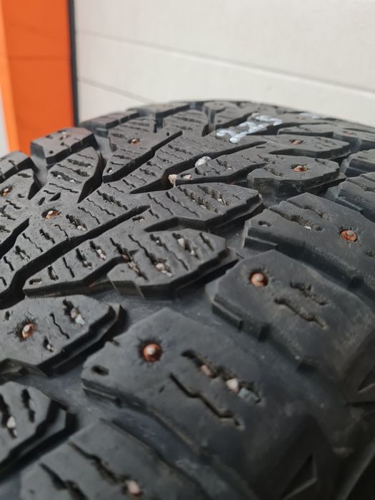 Зимни гуми 4 броя KUMHO WinterCrafy 225 55 R17 дот 1723