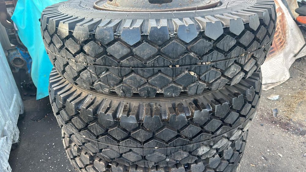 roti anvelope 11.00r20 sau 12.00-20 si 10.00r20 cu 8 si 10 gauri jante