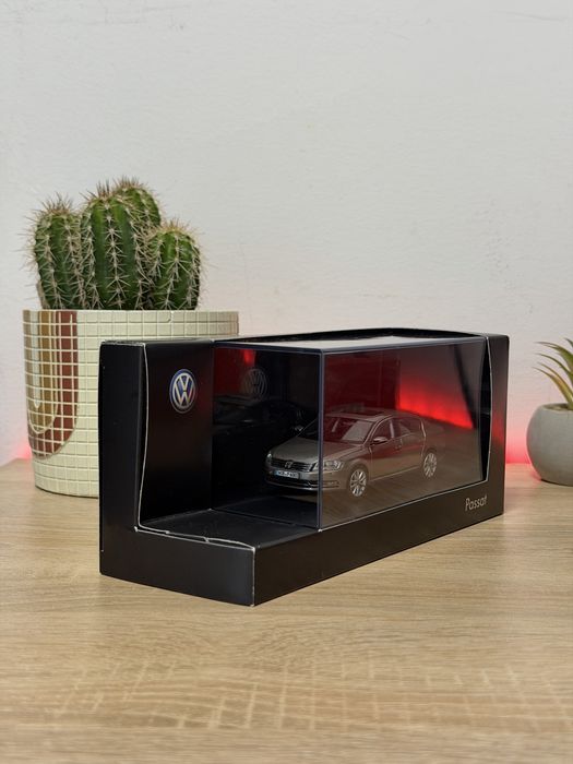 Macheta Volkswagen VW Passat B7 Gri - 1:43