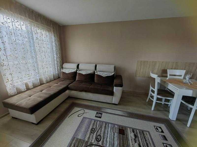 Слънчев и много уютен апартамент в Славейков!