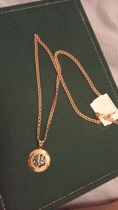 585 алтын сатамын.