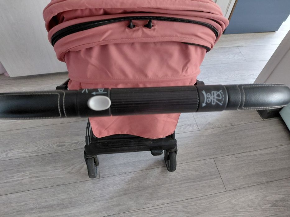 Коляска прогулочная