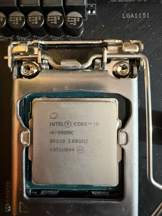 Kit Intel 9900k/Gigabyte Aorus Z390 PRO WIFi/ 48 Gb DDR4 3200