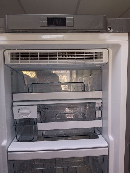 Огромен вертикален иноксов фризер със 7 чекмеджета 2 години гаранция!