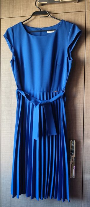 Елегантна рокля и сатенена пола, размер S