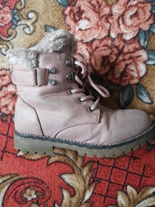 Продам детскую обувь, для девочек.