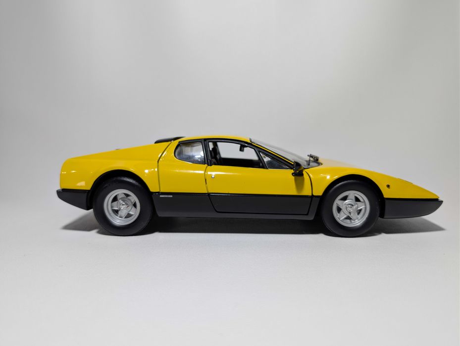 Macheta Kyosho 1:18, Ferrari 365 GT4