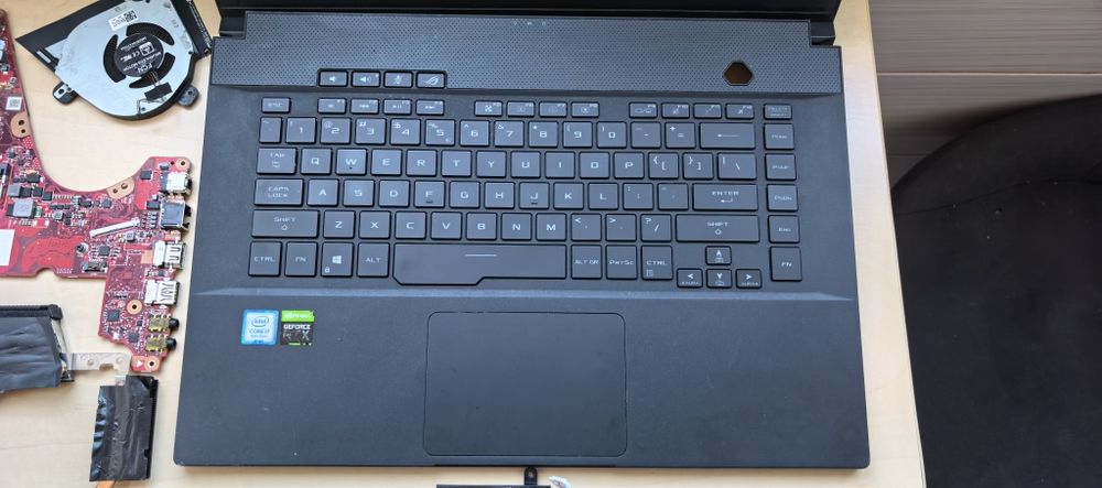 Piese / Dezmembrez ASUS ROG Zephyrus S GX502GV_i7-9750H_RTX_15.6"240HZ