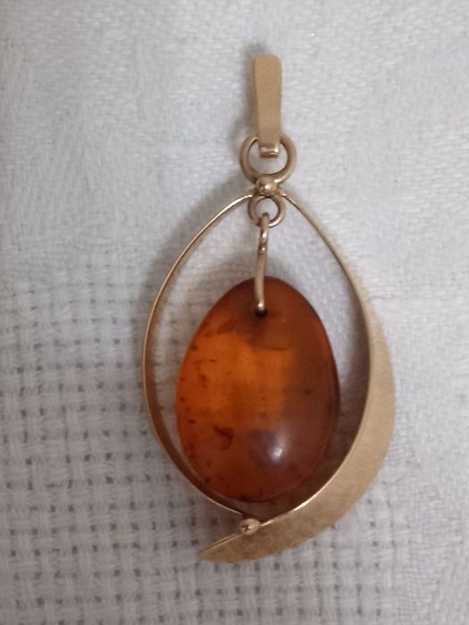 Продам золотые изделия