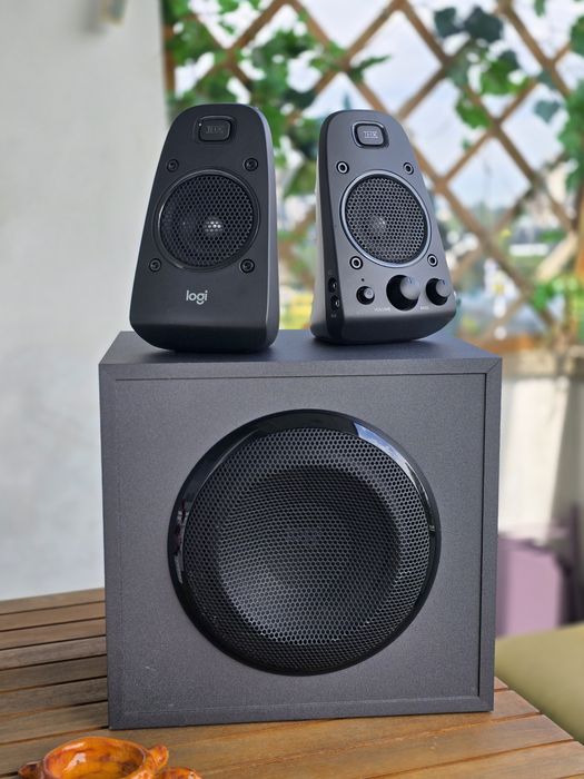 Аудио система Logitech - Z625, 2.1, черна