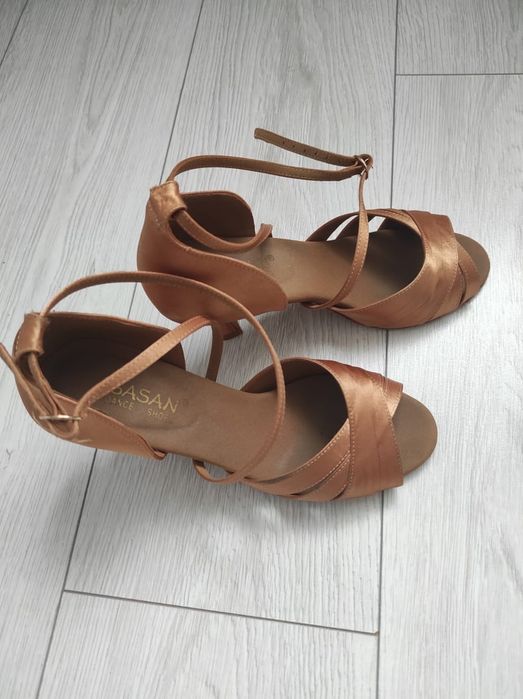 Танцевальные туфли