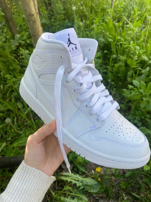 Air Jordan 1 Mid Snakeskin  stare impecabila,nescosi din cutie