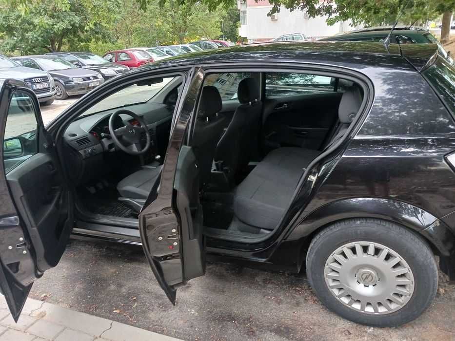 Mazda 3 1.6 tdi 2007 & opel astra 1.3 cdti 2006